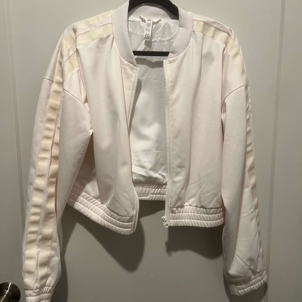Alo White Bomber